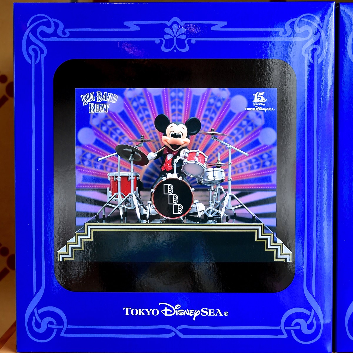 ドラムプレイをするミッキーフィギュアリンも☆東京ディズニーシー