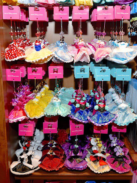 マレフィセントなどヴィランズのドレスモチーフ☆ディズニーランド携帯