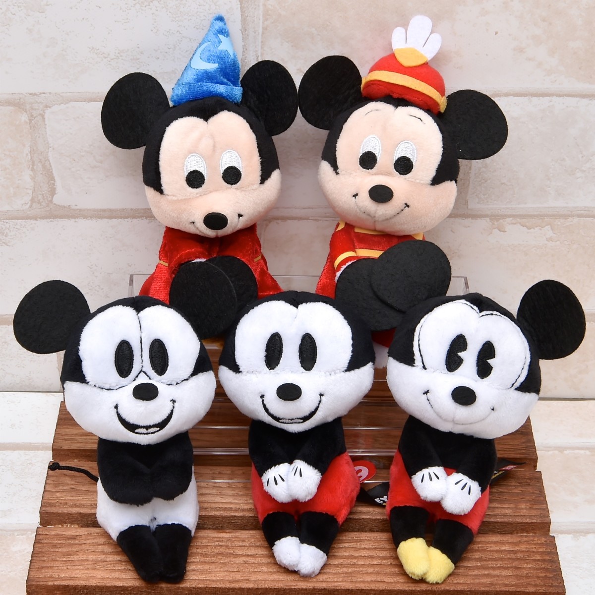 歴代ミッキーをぬい撮り！タカラトミーアーツ「ミッキーマウス