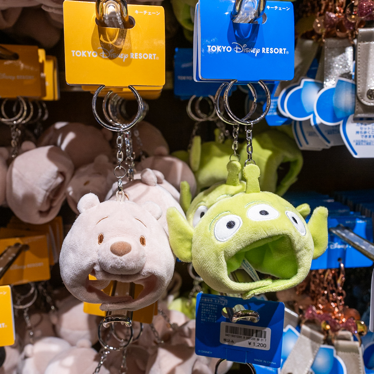 くすみカラーのプーさんデザイン！東京ディズニーランド ファン