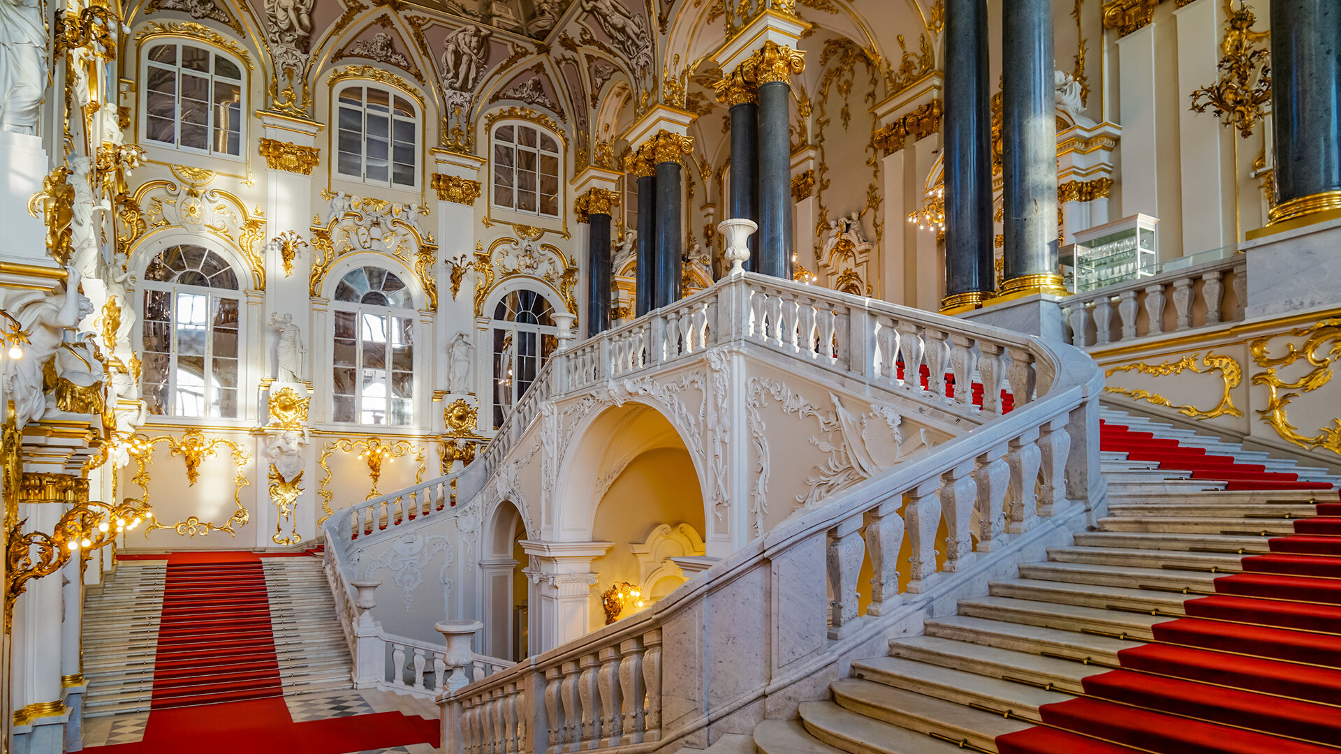 エルミタージュ美術館の豪華絢爛なホール：必見のTOP10は（写真特集）