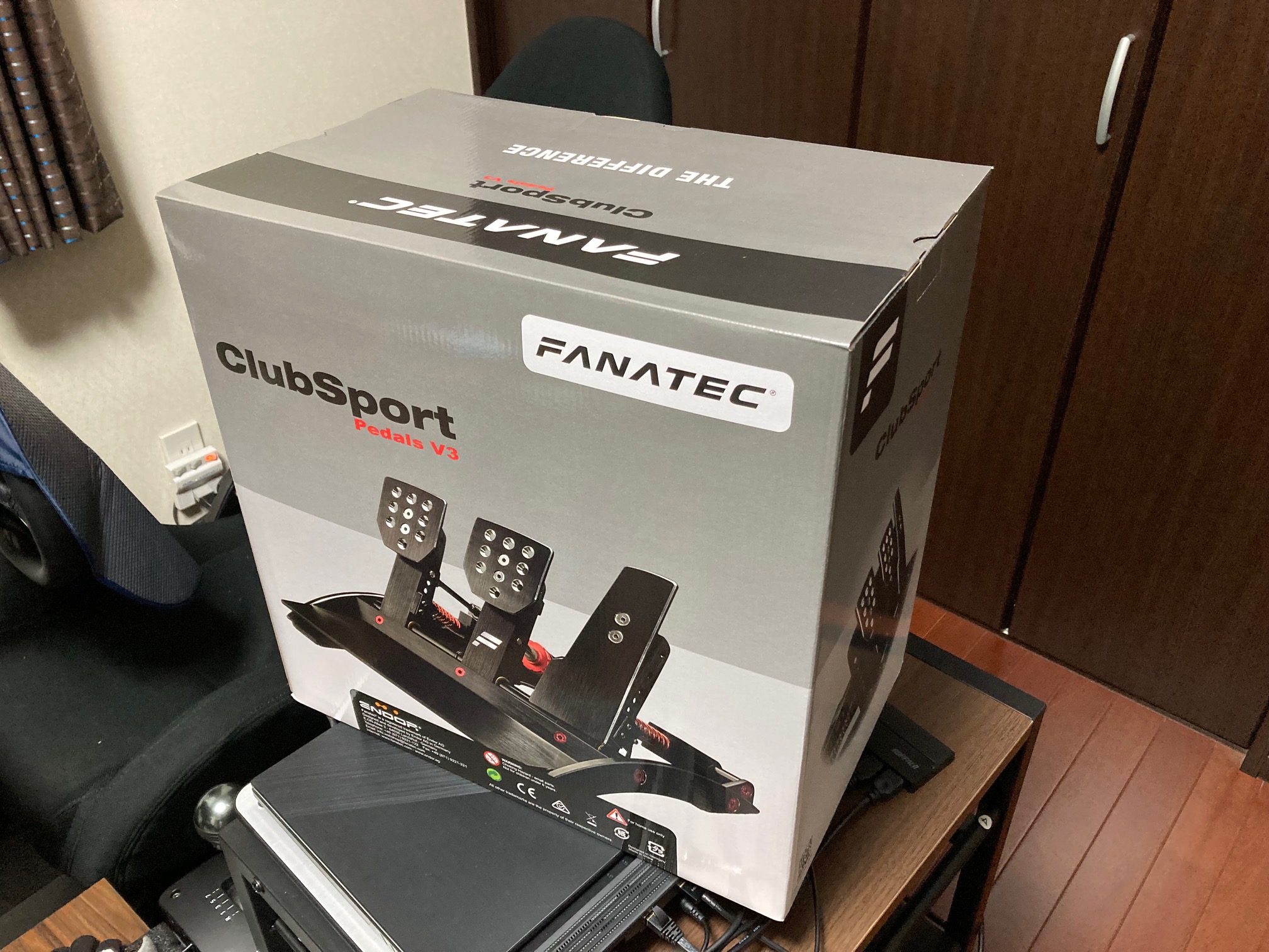 レースシム中級者以上向けペダル！『Fanatec ClubSport Pedals V3
