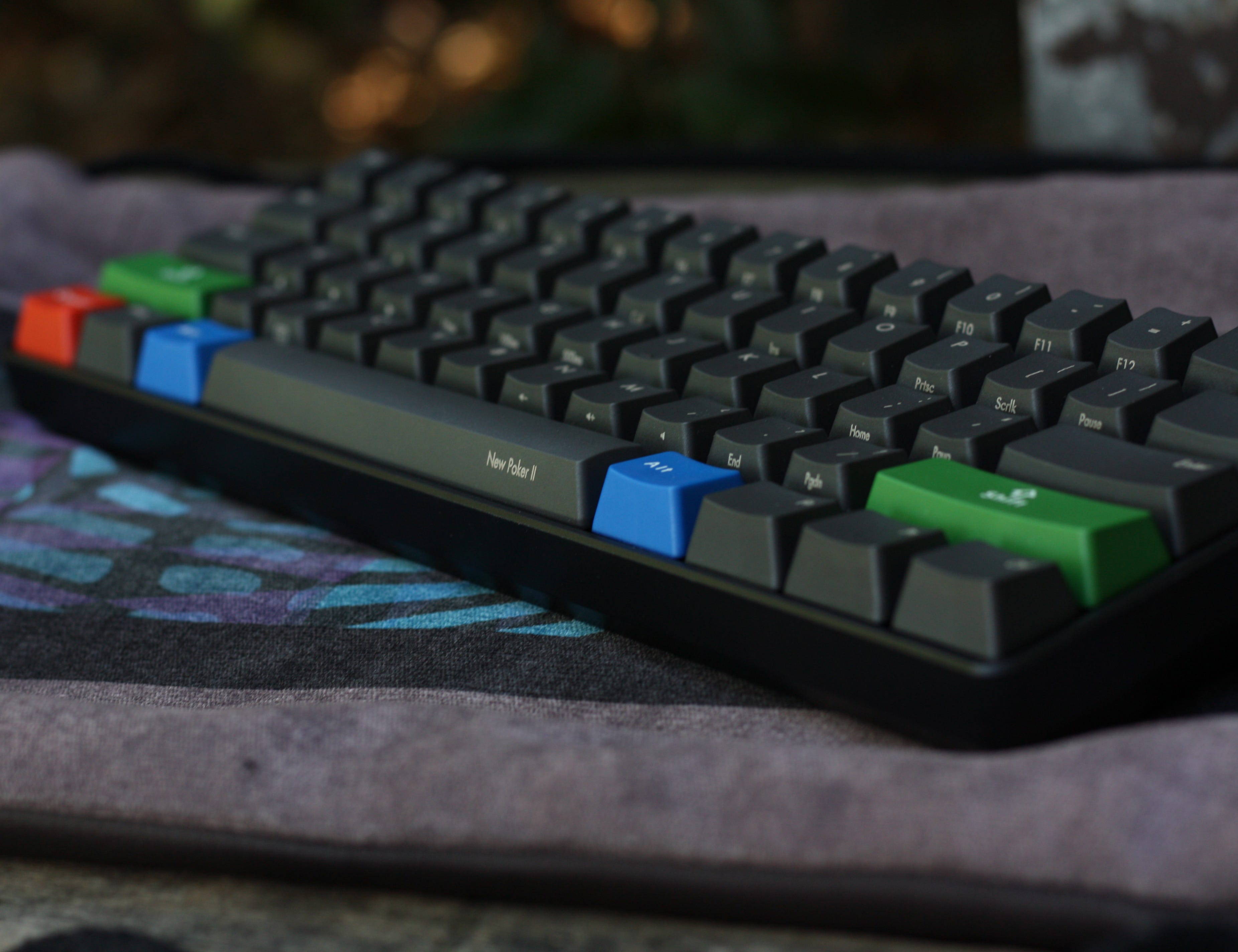 The New Poker II: A Compact, Intelligent, and Well Made Keyboard
