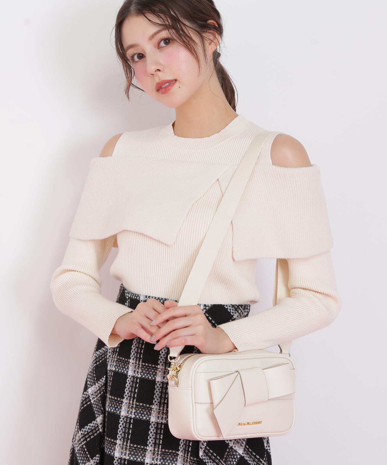 リボンシリーズ＞スクエアポシェット | JILL by JILL STUART（ジル