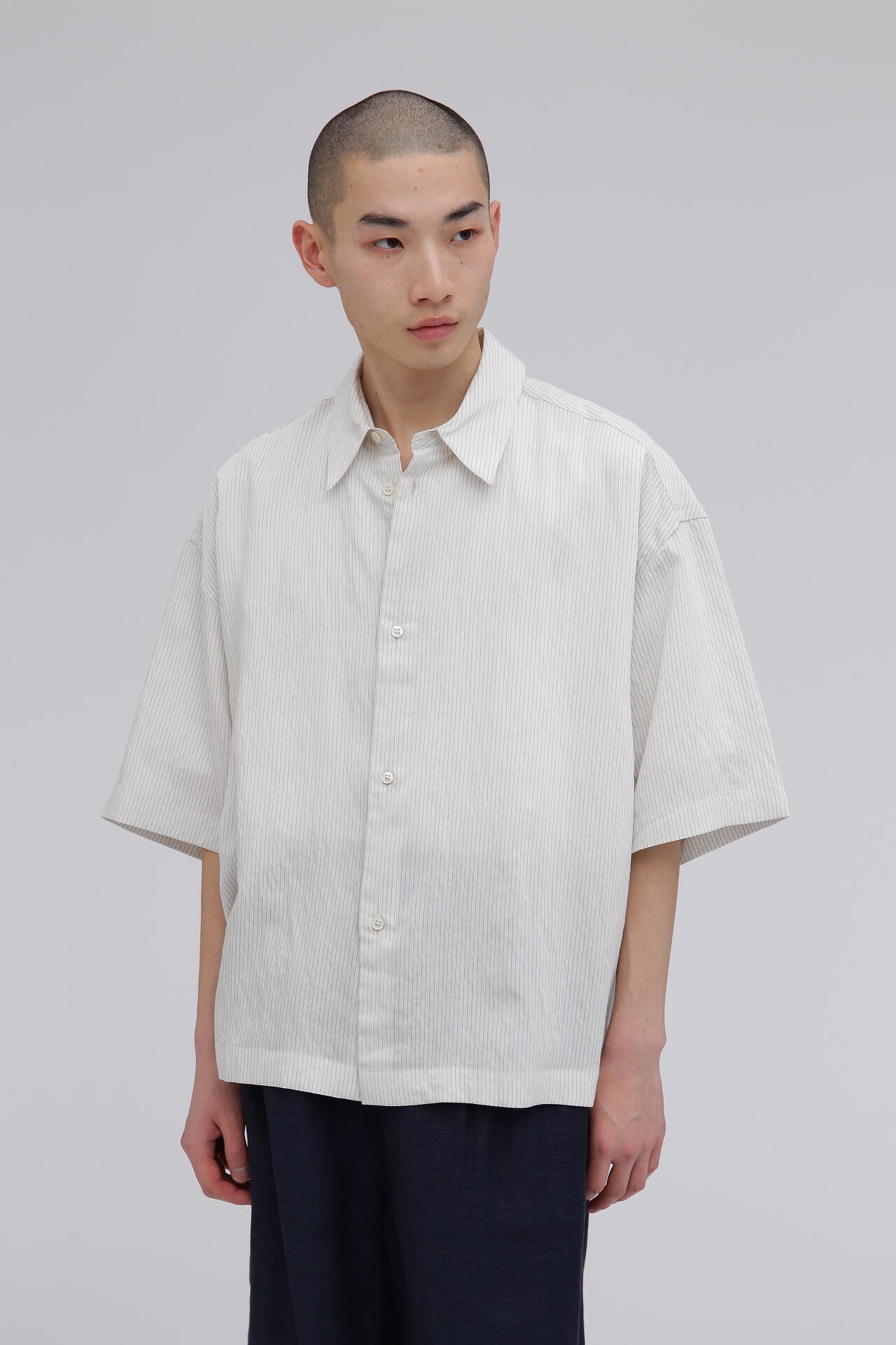 別注］STUDIO NICHOLSON / CRINKLE FINE STRIPE SHORT SLEEVE BOXY