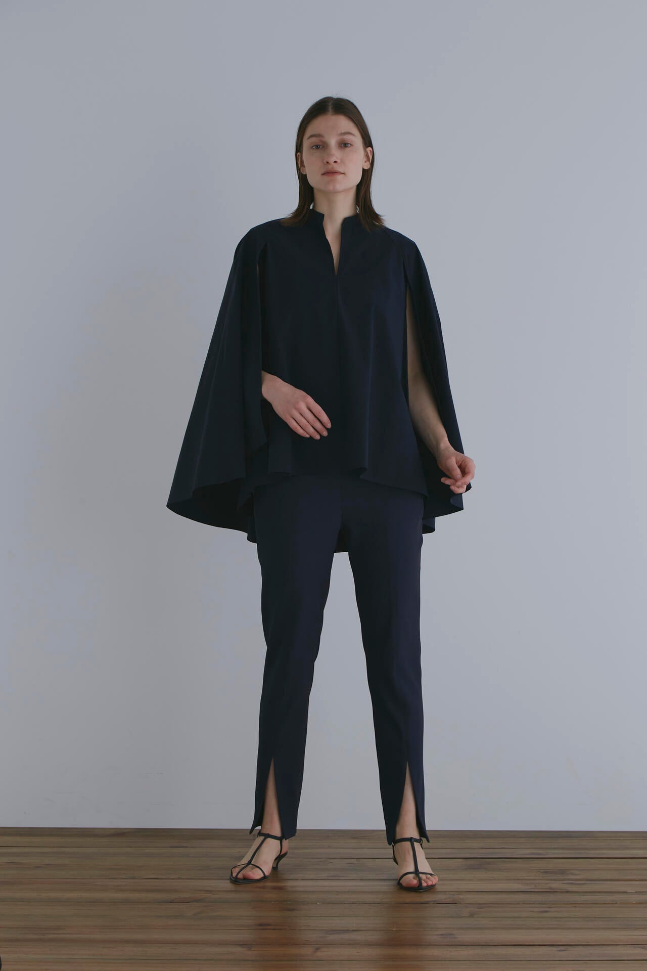 SOLOTEXブロードケープブラウス | LE PHIL（ル フィル） ｜【公式