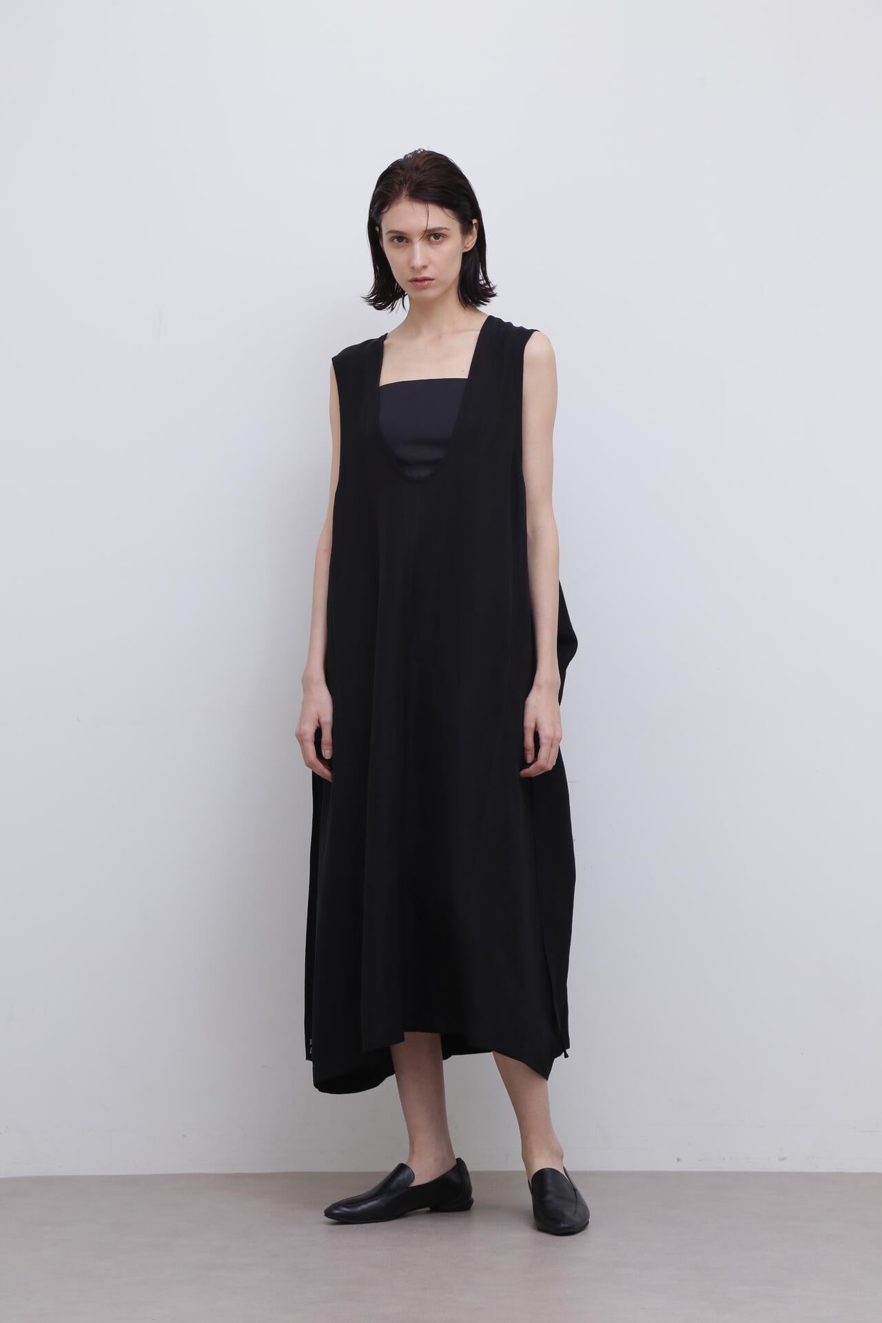 UNiPH＞トリアセリネンワンピース | ADORE（アドーア） ｜【公式】通販