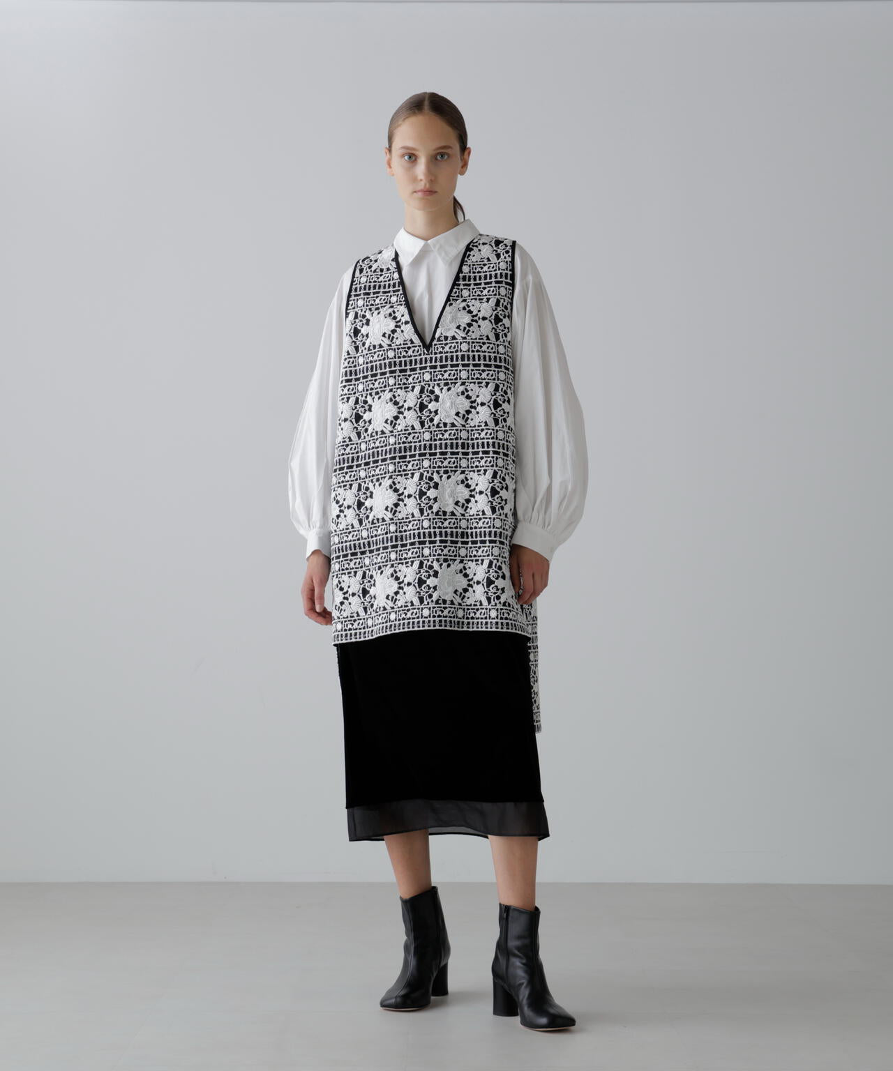 20周年記念＞リュクスオーナメントレースワンピース | ADORE（アドーア