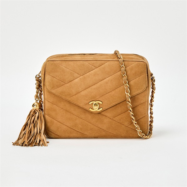 CHANEL シェブロンステッチ タッセル ショルダーバッグ キャメル
