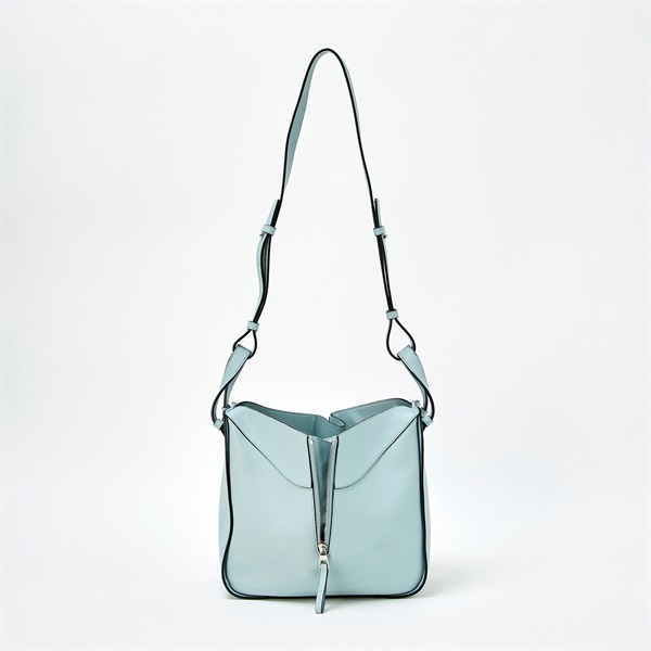 LOEWE ハンモック スモール ハンドバッグ スカイブルー シルバー
