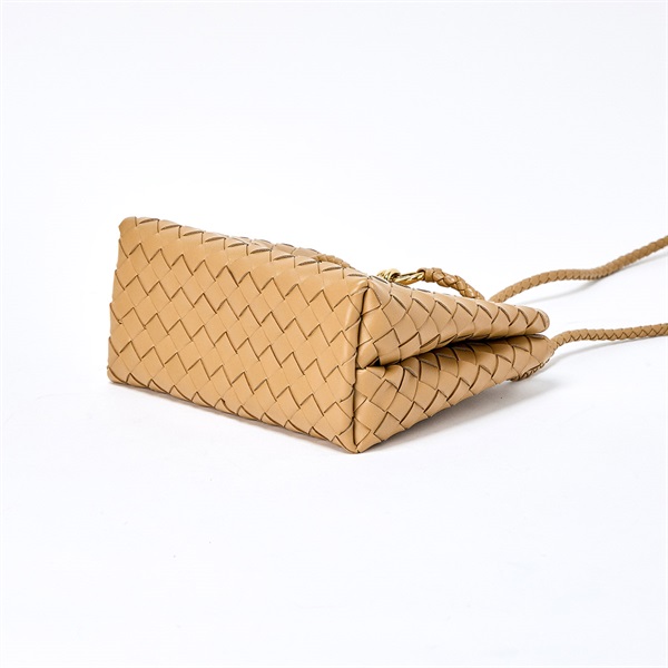 BOTTEGA VENETA イントレチャート アンディアーモ スモール ショルダー