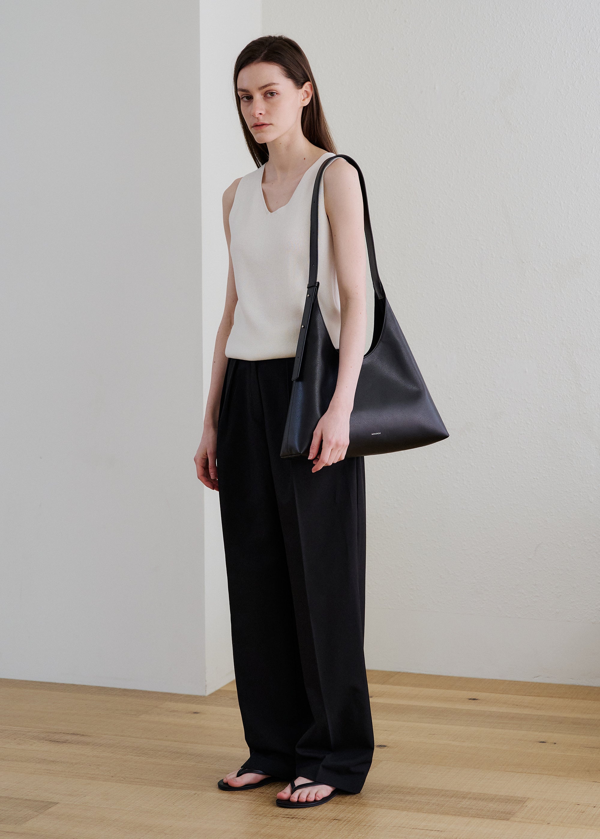 Angle Black – Monorow Indonesia