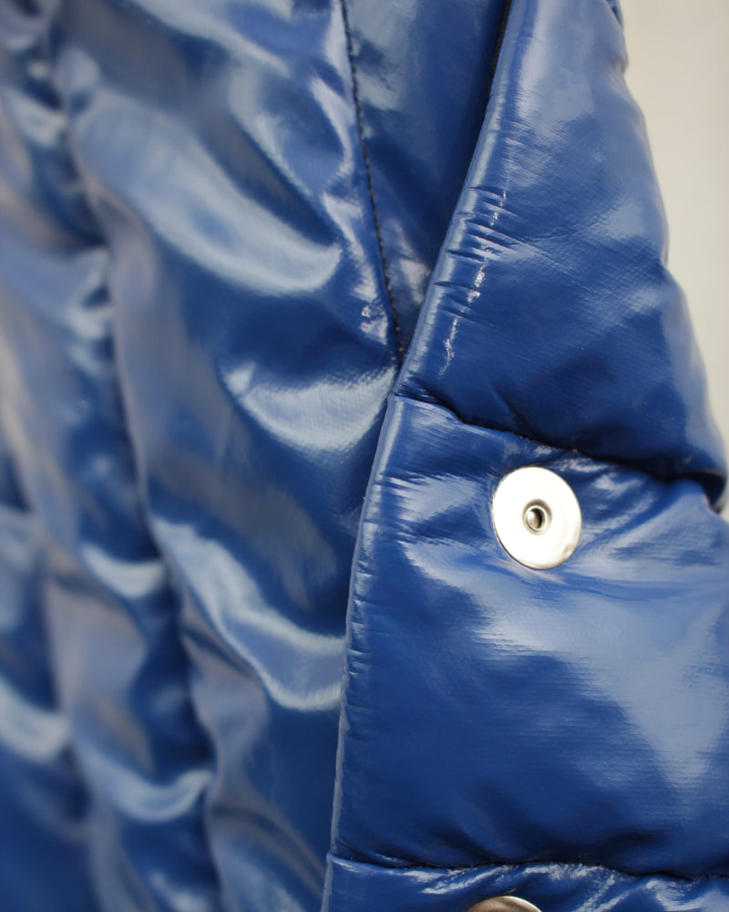 Omar Afridi / DISTORTED HAND BAG (OA-AW22-BAG-103-03) Blue – Mukta