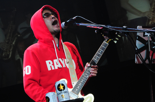 奥田民生の全国ツアー「おとしのレイら」。そのファイナル公演には大