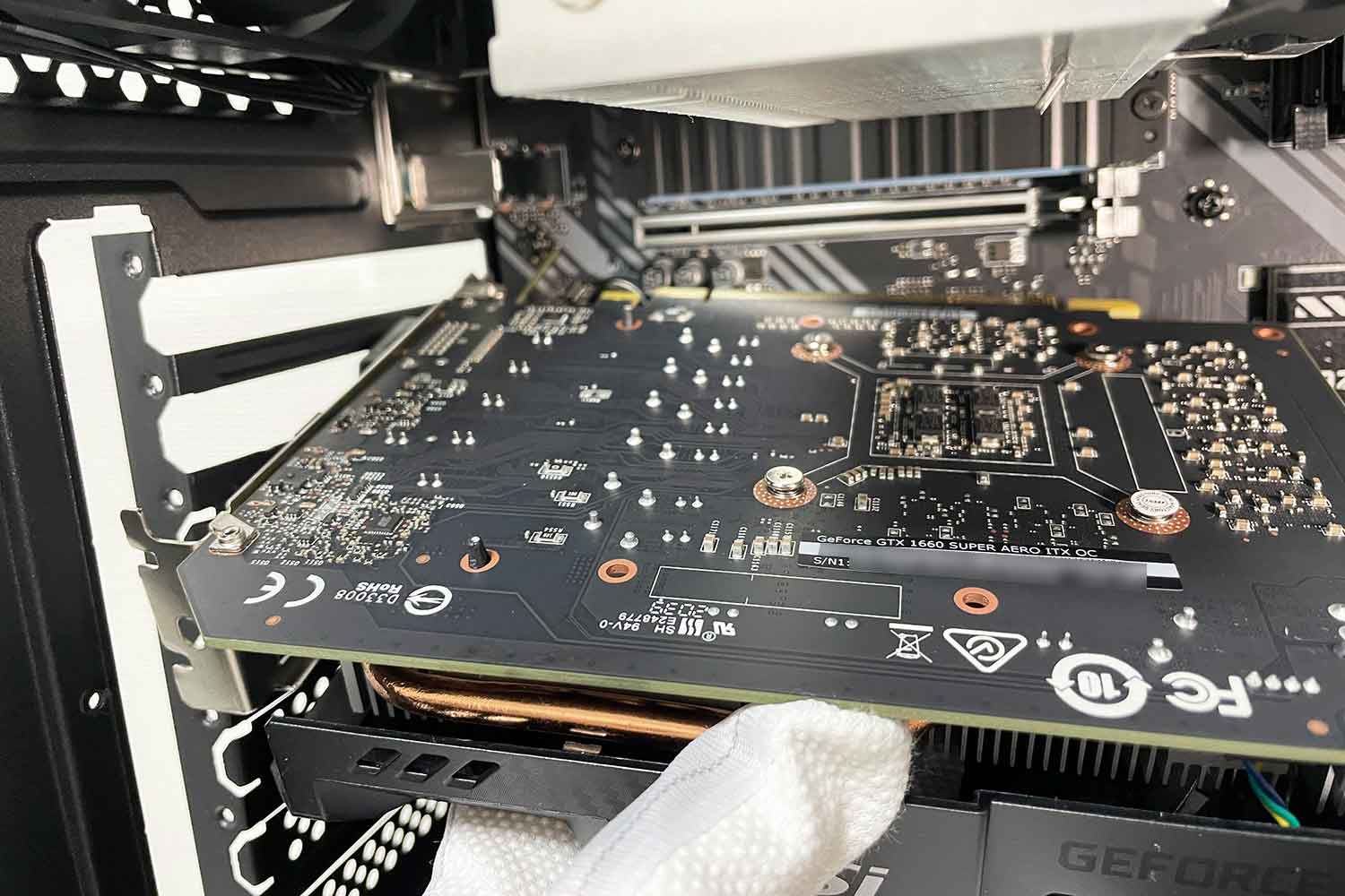 初めての自作PC 組立手順17「グラフィックボードGTX1660superをPCに