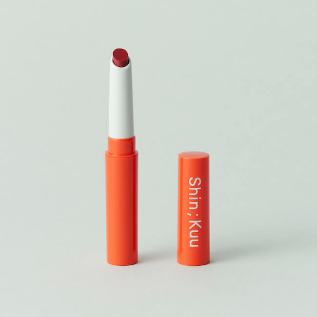 5色のスティックバームで完結！テクニック要らずで色々なメイクが叶う