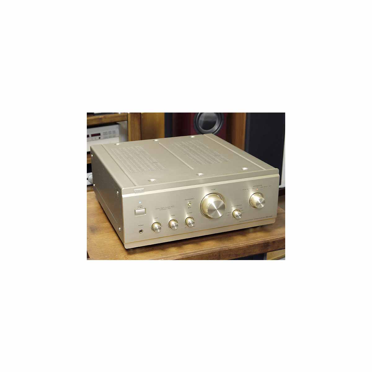 DENON PMA-2000Ⅲバランス良いプリメインアンプです。