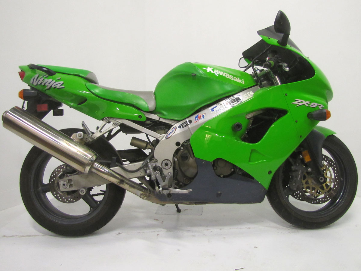 1998 Kawasaki ZX9R Ninja - National Motorcycle Museum