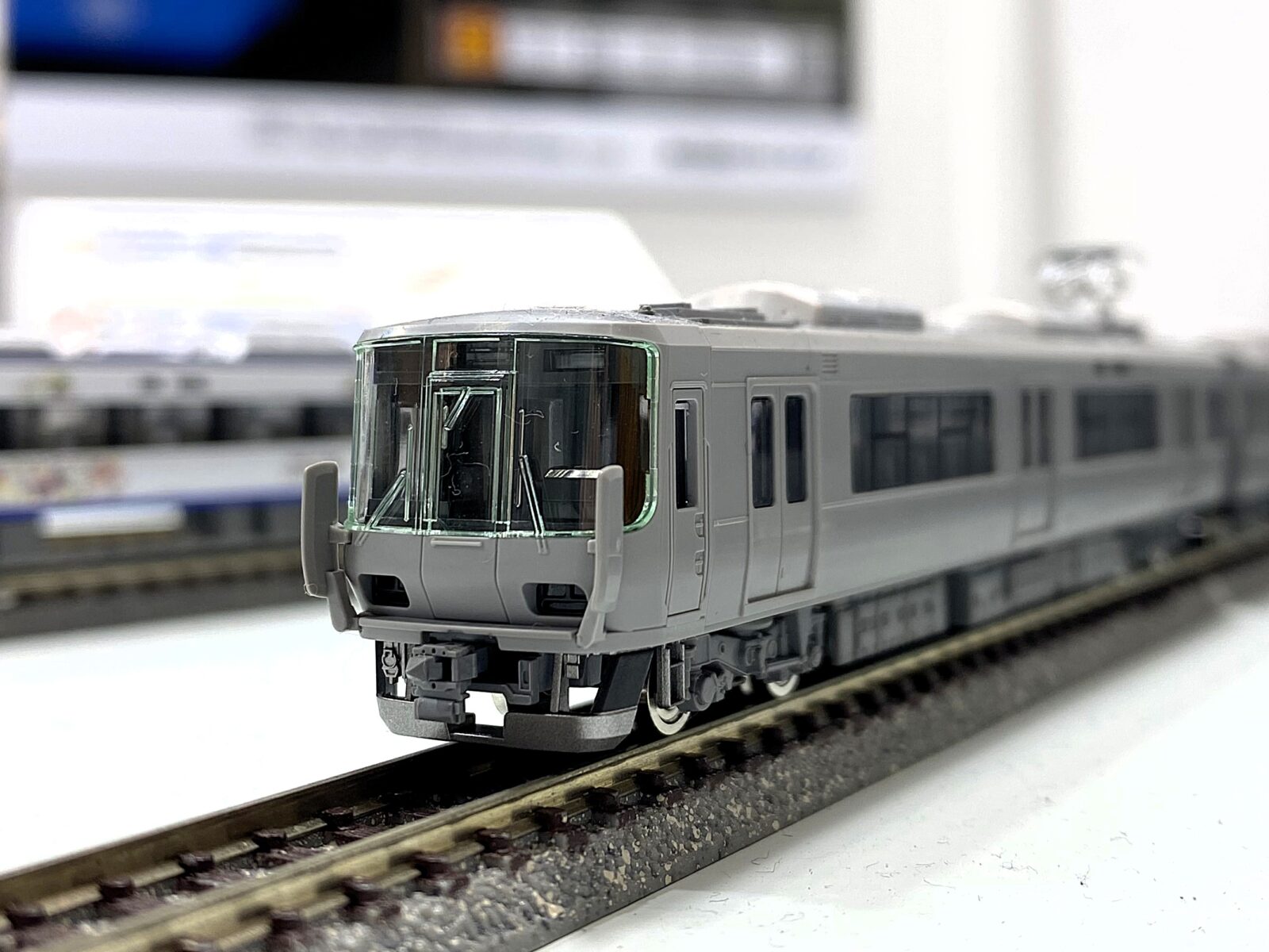 JR 223 2000系近郊電車（1次車・転落防止幌付・4両編成）セット 品番