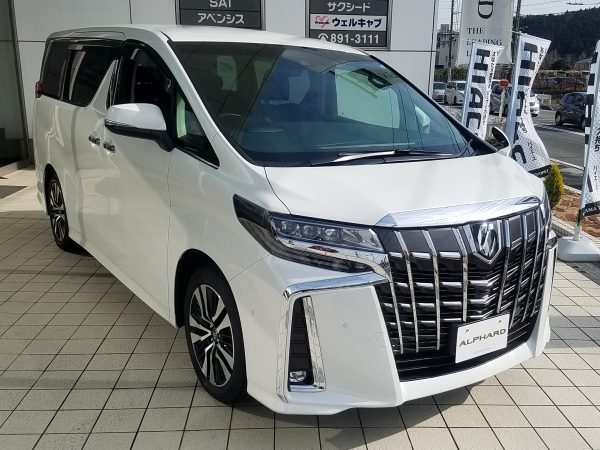 新型アルファード・S“Cパッケージ”（外観・内装の評価）2列目は贅沢