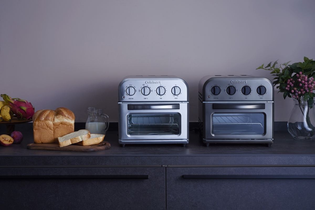 クイジナート、ノンフライ調理ができるオーブントースター トーストは4