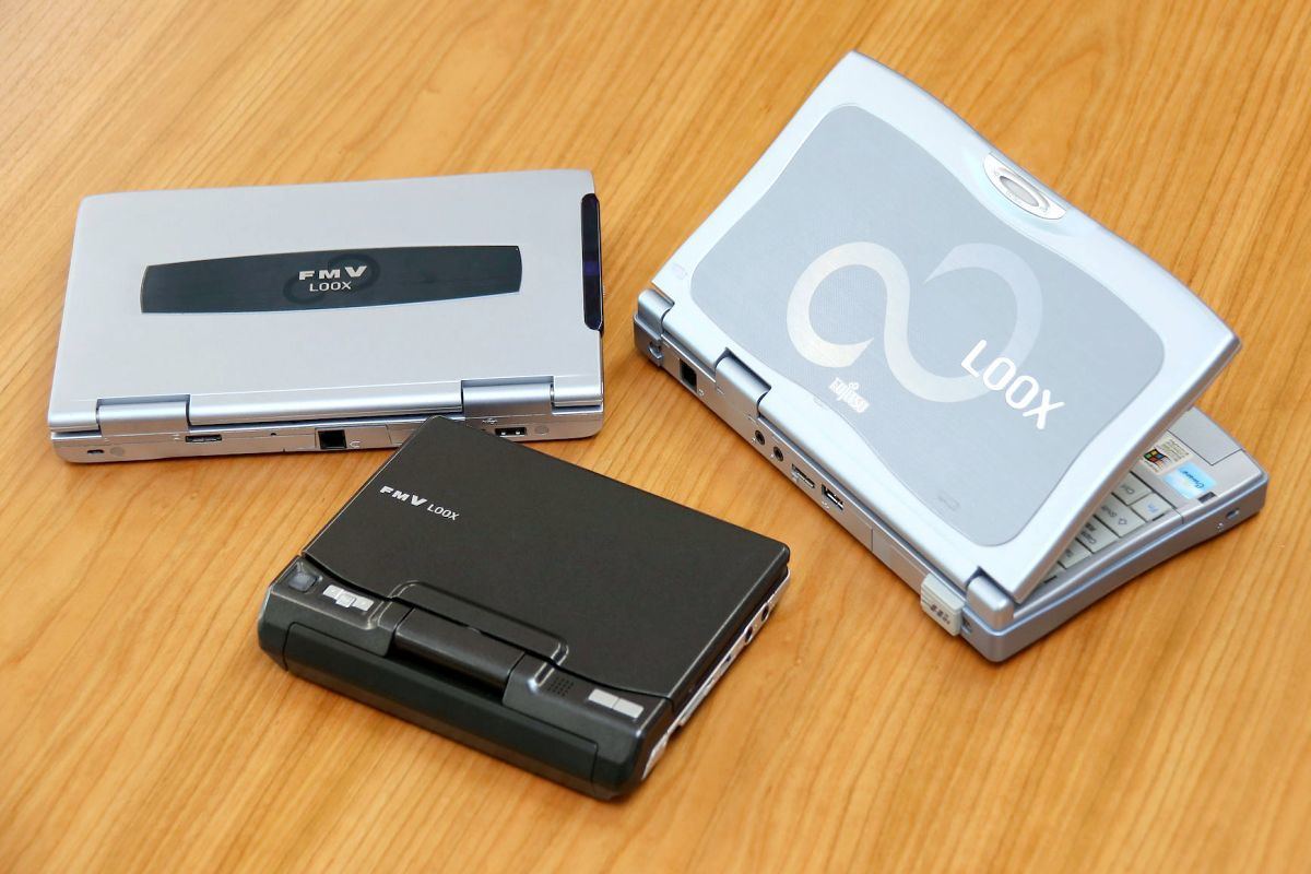 富士通のパソコン40年間ストーリー【11】PHS通信内蔵など尖った小型PC