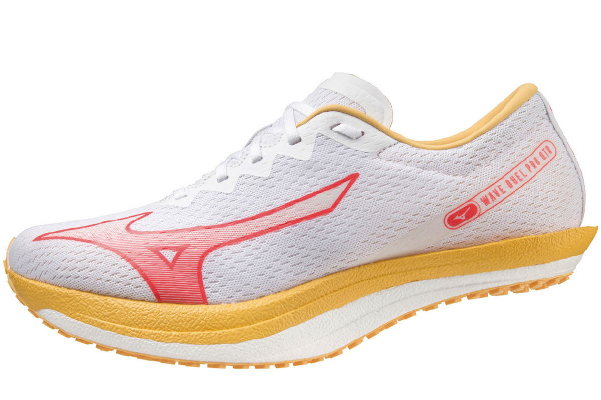 ミズノ、「理想の足運びをアシスト」するレーシングシューズを発売