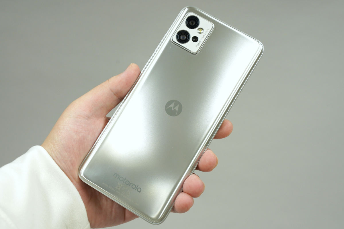 moto g32」レビュー、防水／おサイフ対応の上位機種「g52j 5G」と比べ