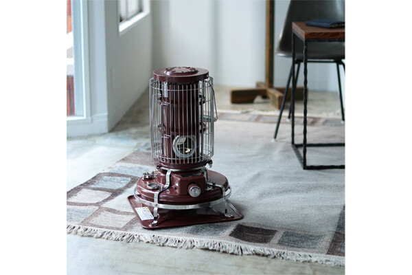 アラジン×BEAMSのコラボ暖房機器3種、2023年は新色“あずき色”が登場