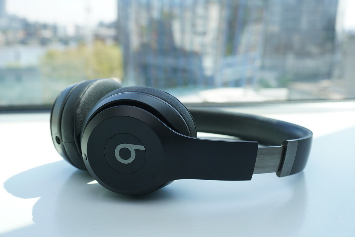 やっぱり快適なポータブルヘッドホン! Beats Solo 4実機レビュー