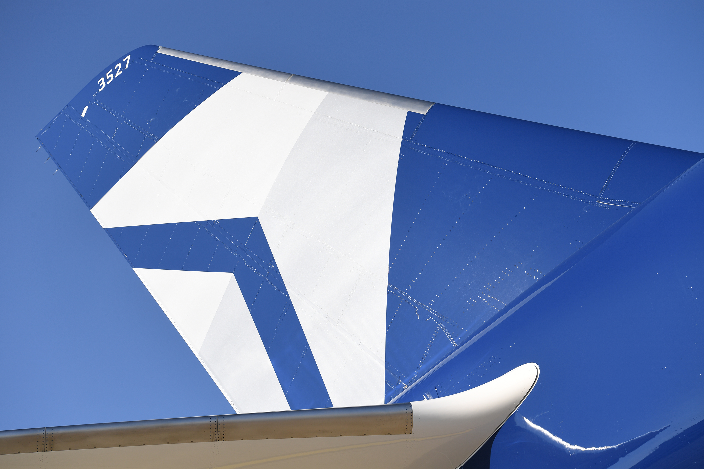 デルタ航空、創立100周年特別塗装機を公開 | Delta News Hub