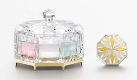 マキアージュ誕生5周年記念限定、プレミアムなフェースパウダーセット