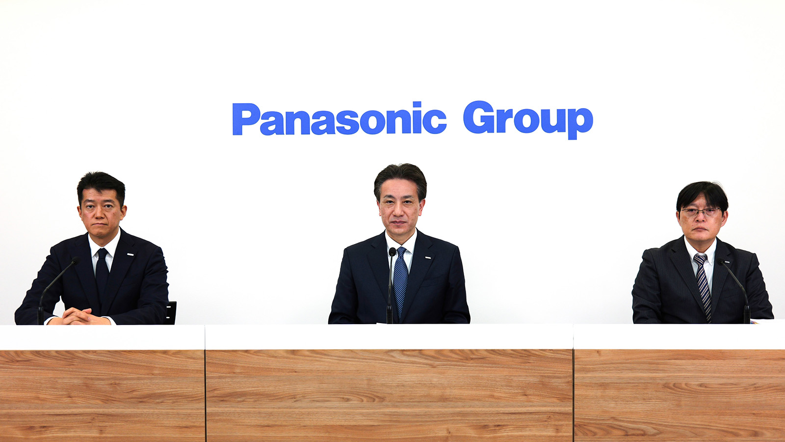 コンパクトステレオシステム SC-HC1000を発売 | 個人向け商品 | 製品