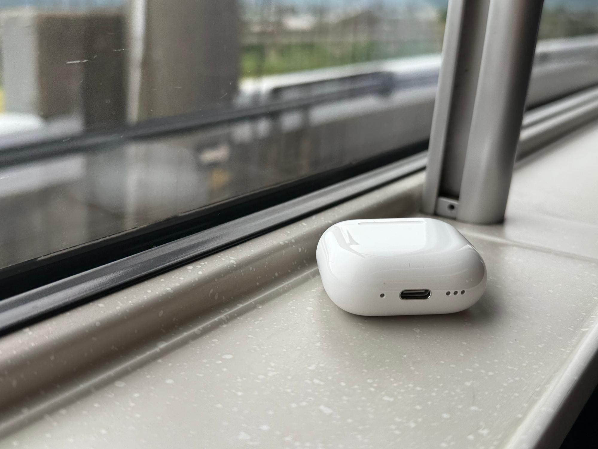 先行レビュー】ノイズキャンセリング搭載のAirPods 4に、自分の耳は