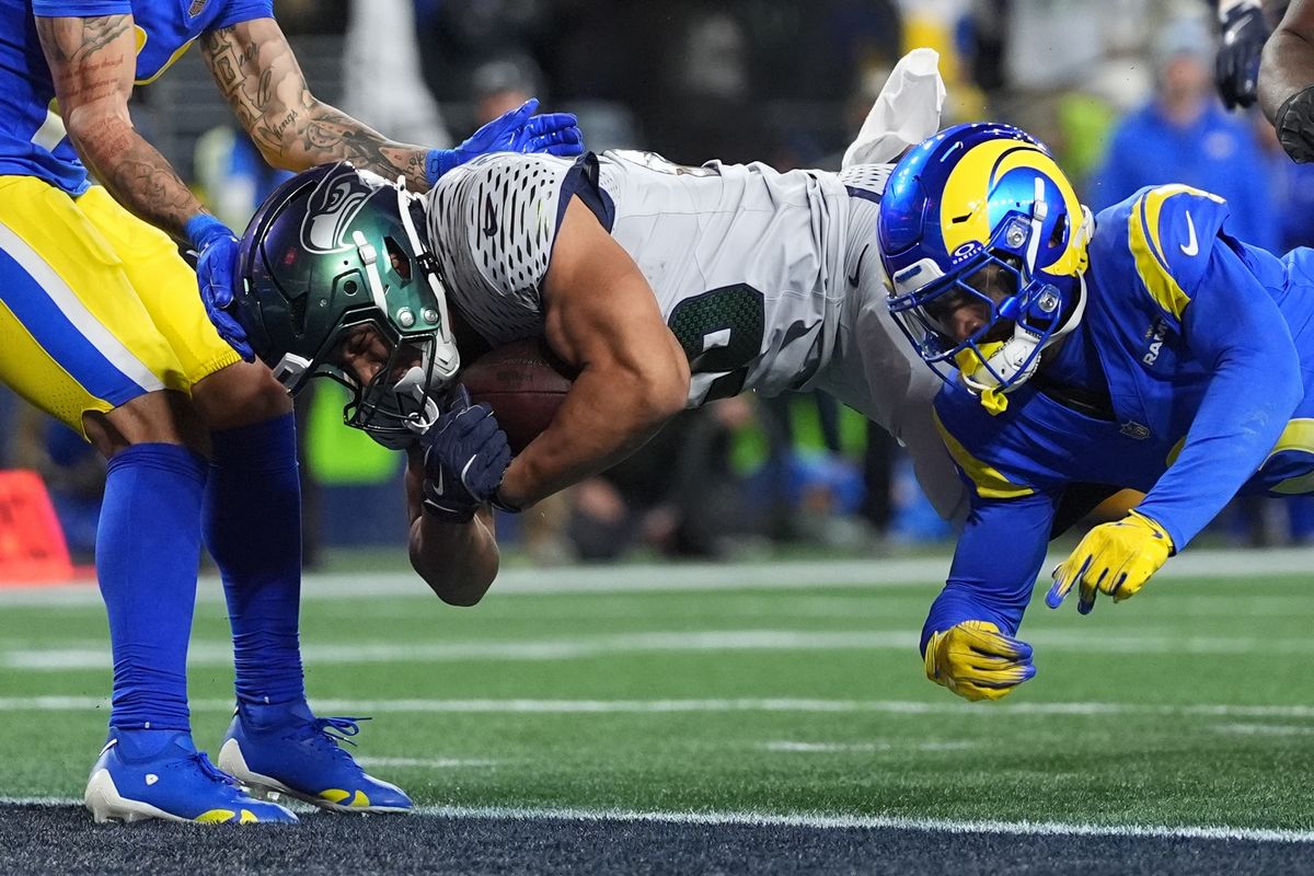 プレーオフ進出のかかるシーホークスがラムズと対戦（試合結果情報あり