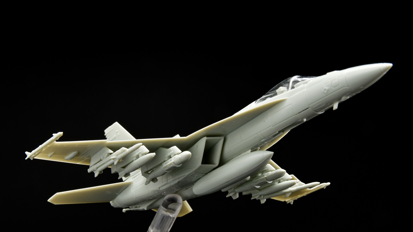 1/144スケール架空飛行機模型」が、あなたのハートをロックオン