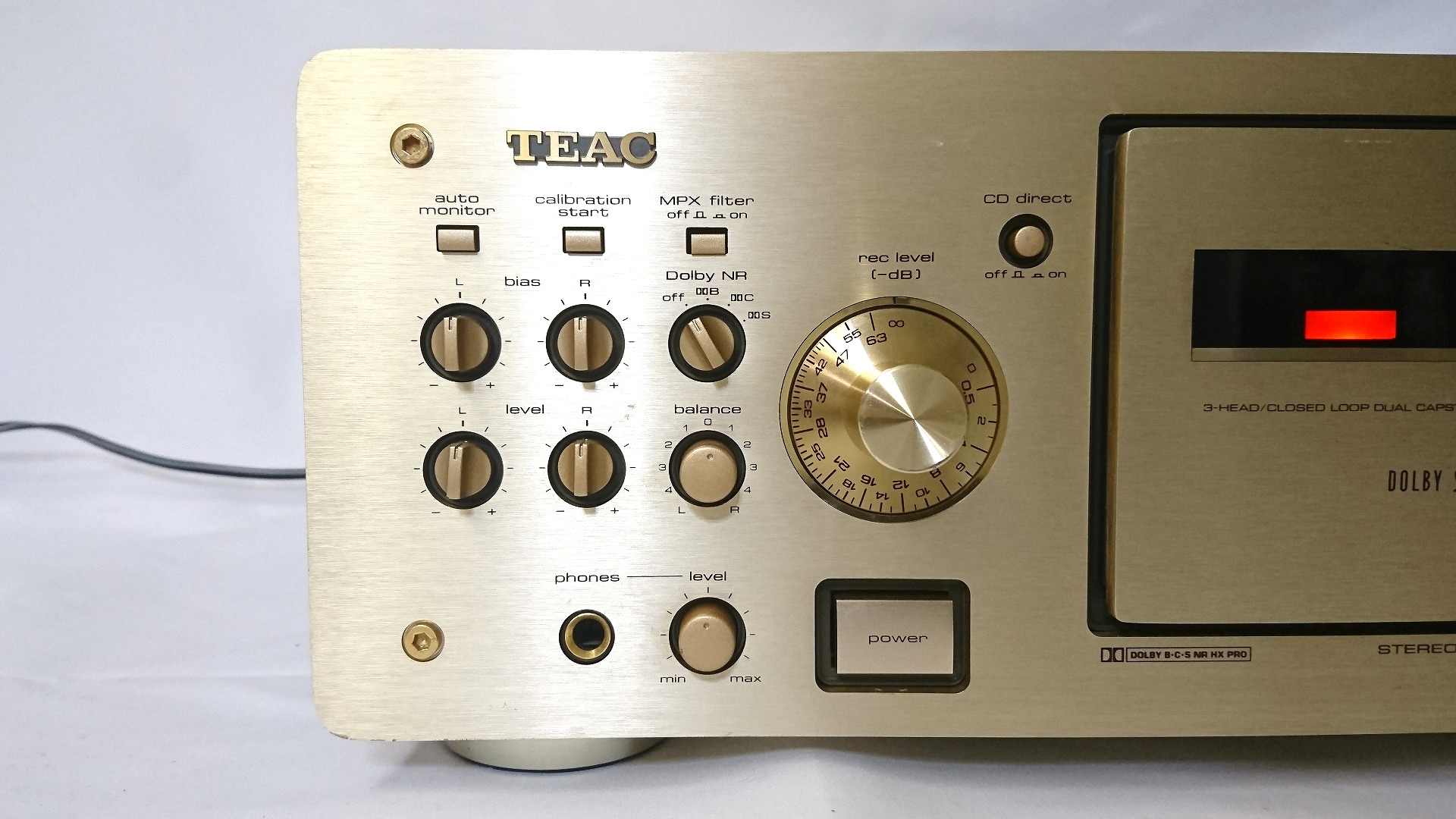 TEAC V-6030S 外観と内部を実機の画像で紹介 | スーパーカセッターズ