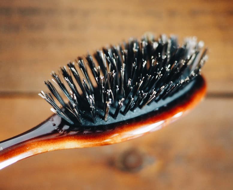 Isinis (イジニス) のヘアブラシで、Bonjour, 艶髪♡ | L'écume des