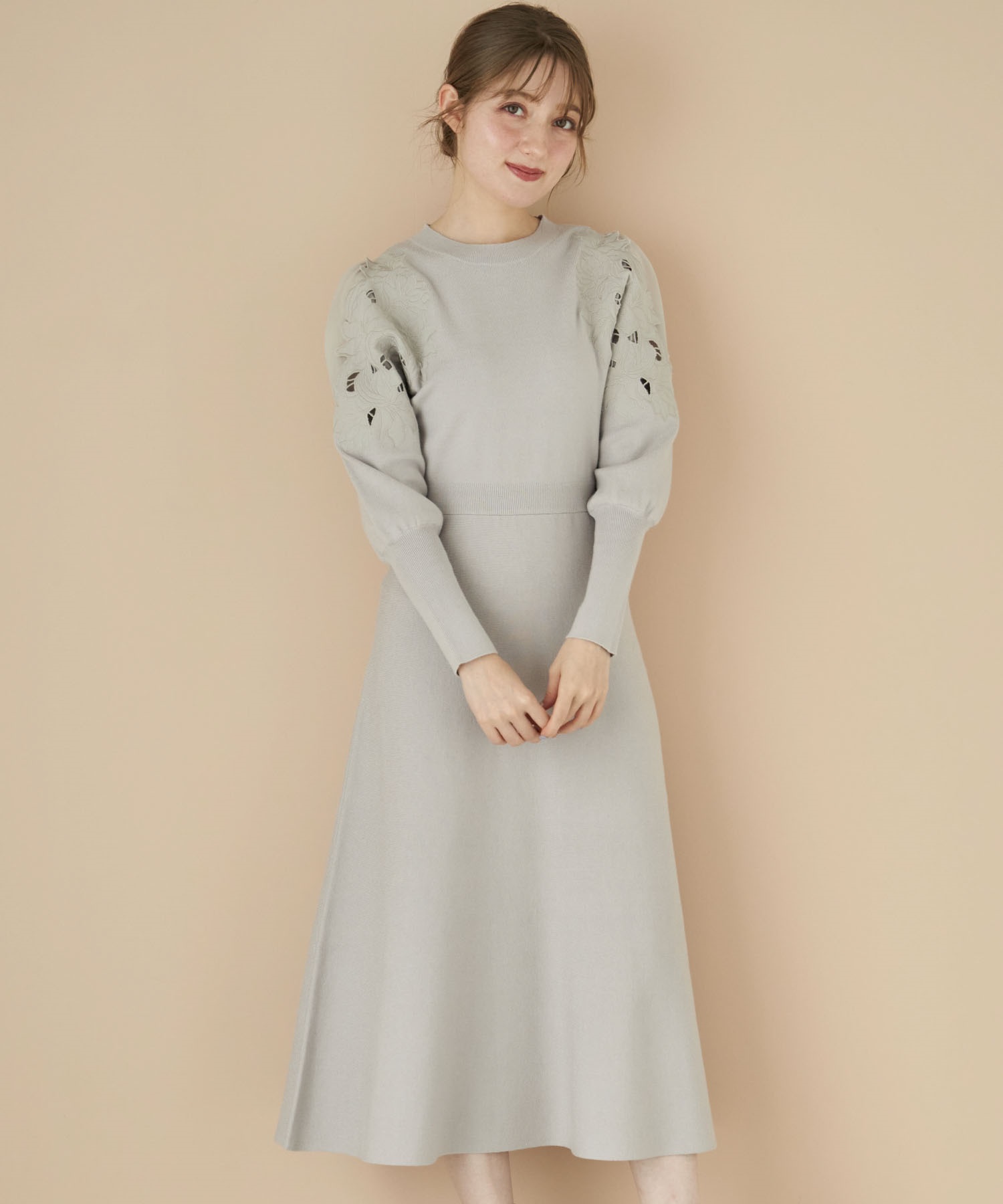 刺繍ニットワンピース | ニットワンピース | NOELA OFFICIAL WEB STORE