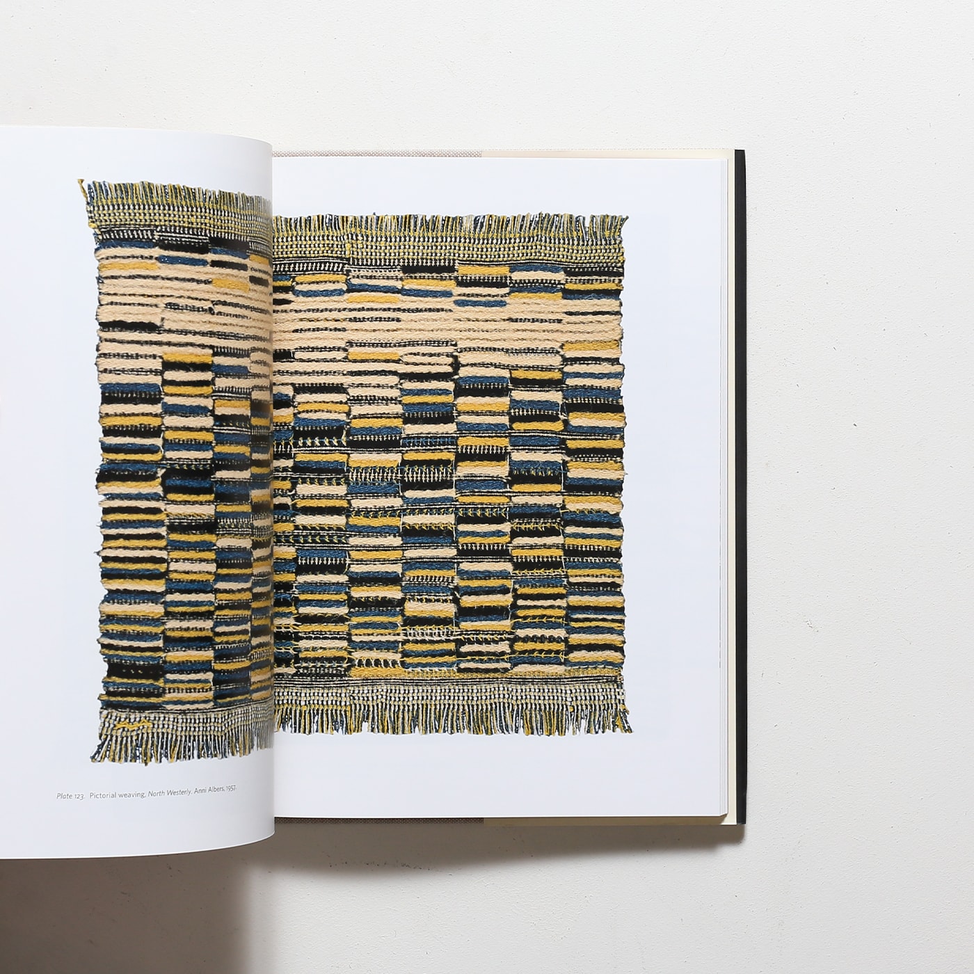 On Weaving: New Expanded Edition by Anni Albers | アニ・アルバース