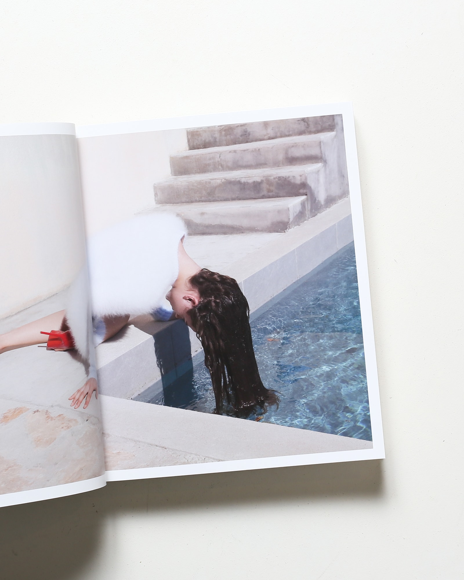 In and Out of Fashion | Viviane Sassen | nostos books ノストスブックス