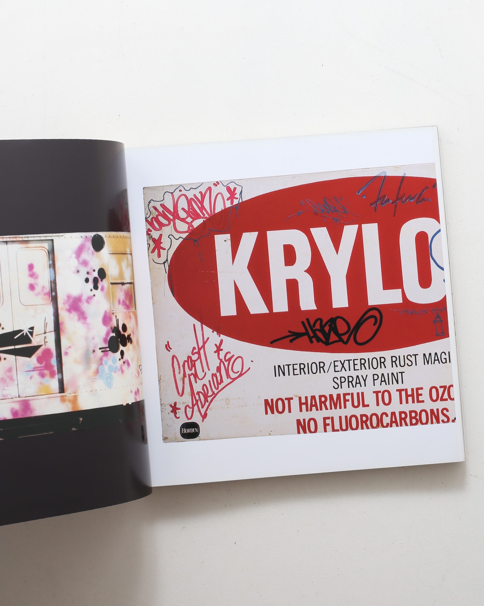 Futura | nostos books ノストスブックス