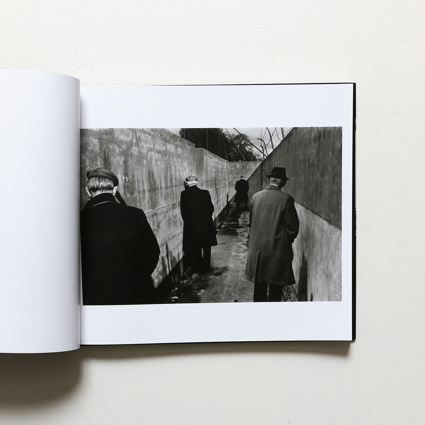 Josef Koudelka: Exiles | ジョセフ・クーデルカ | nostos books
