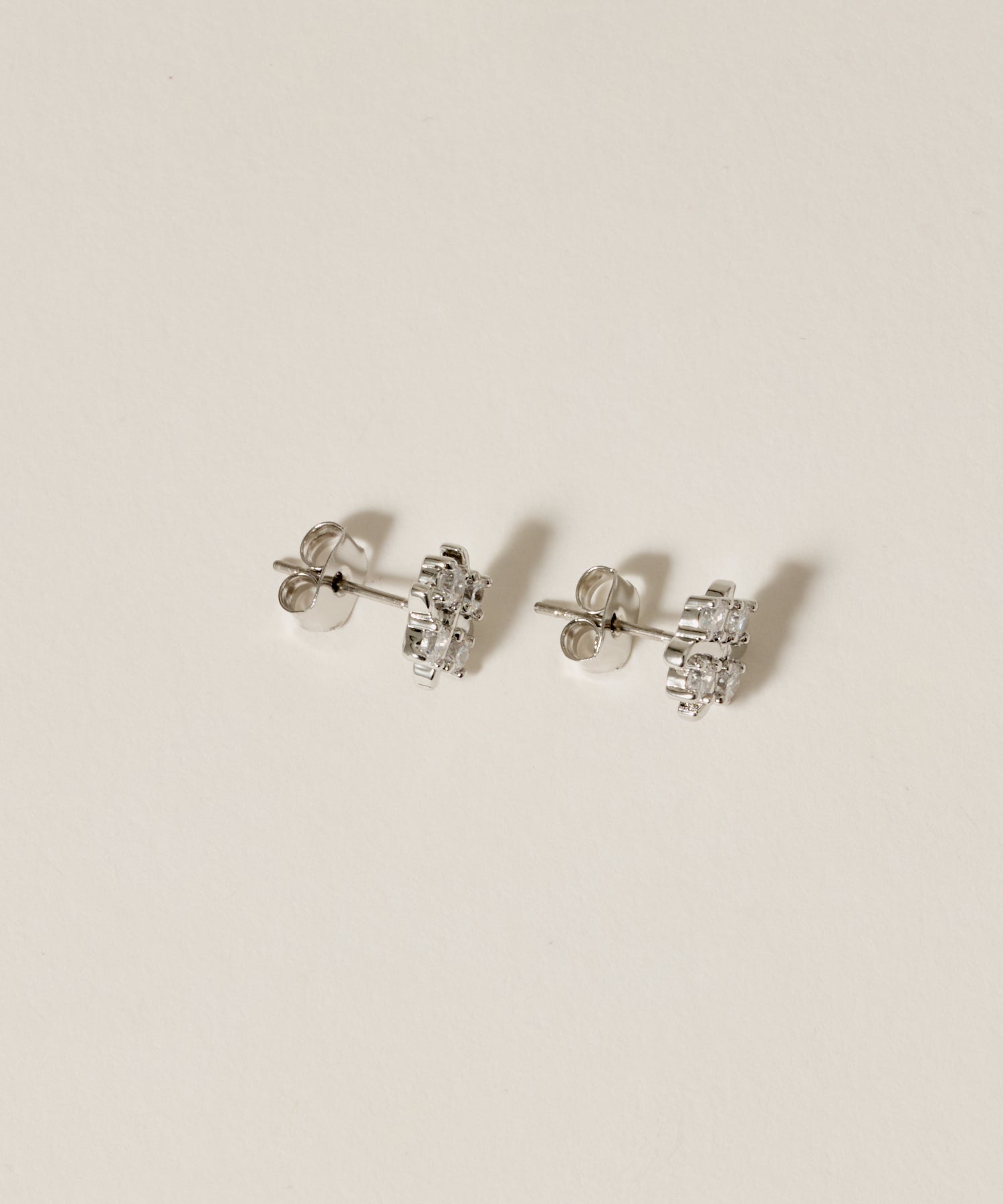 Cross CZ Pierce | 大人のための毎日使えるピアス通販ショップ