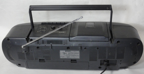 ジャンク譲渡コーナー （0円ジャンク） ＞ aiwa CSD-SR22 CDラジカセ