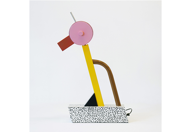 ソットサス、メンフィス、ポストモダン”をテーマに小物から家具まで