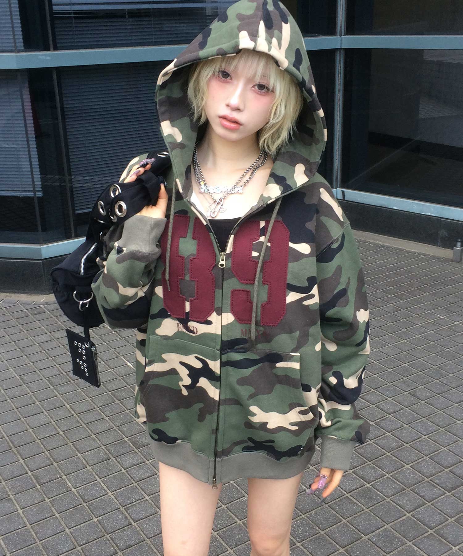 mahagrid/マハグリッド』 CAMO APPLIQUE ZIP UP HOODIE/迷彩柄