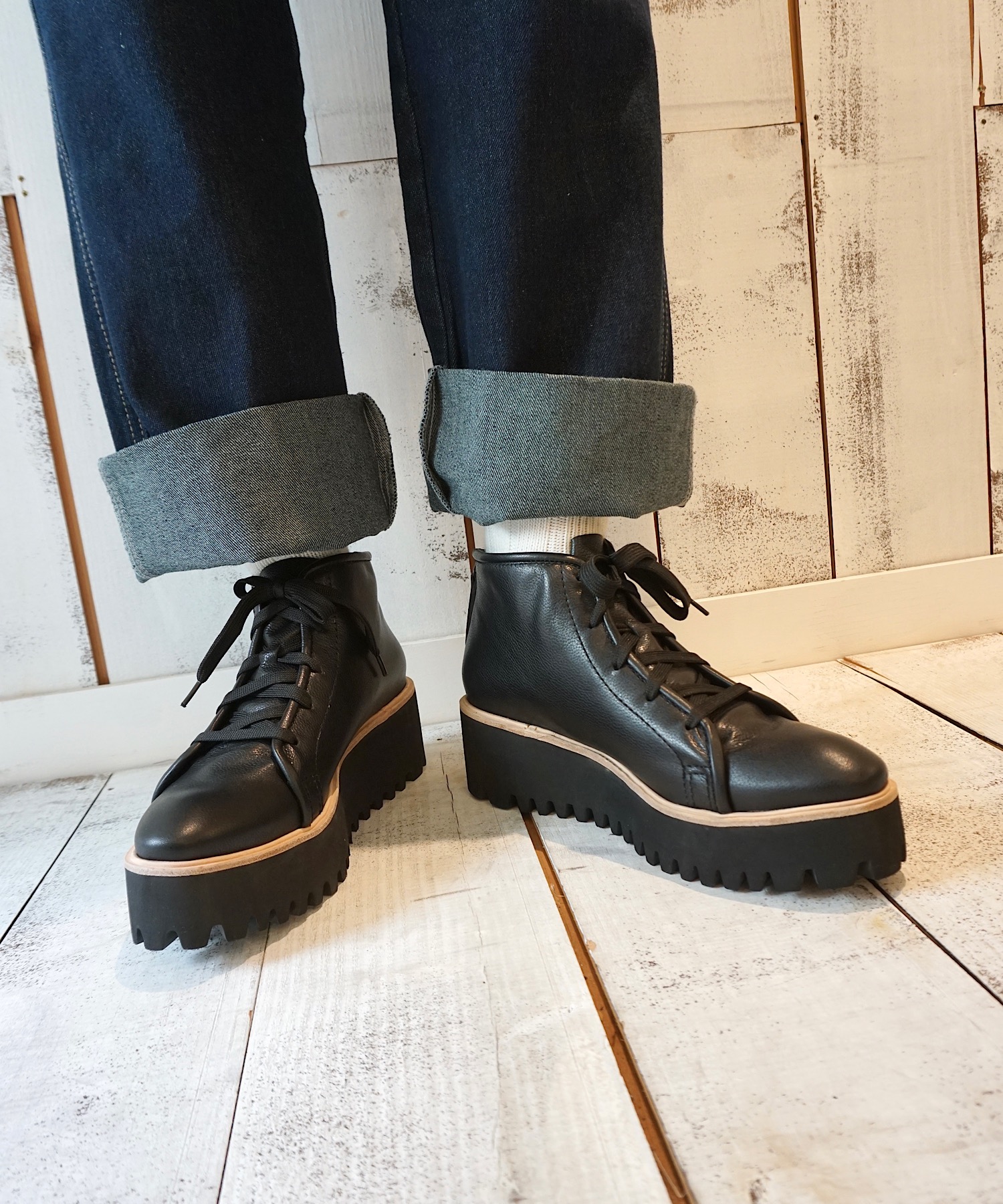 本革/厚底/6cm】キャタピラーソールレースアップブーツ ALL BLACK