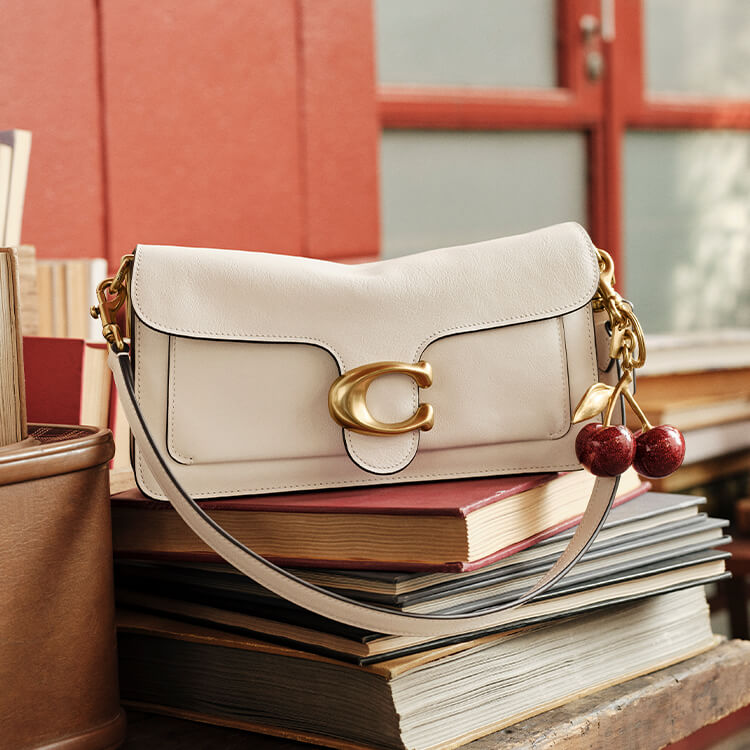 チェリー バッグ チャーム（キーホルダー）｜COACH（コーチ）の