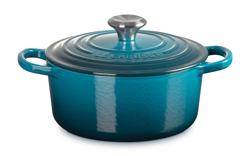 ル・クルーゼ】にモダンなディープブルーの鋳物ホーロー鍋が仲間入り